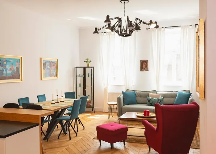 Tcf Home - Big Apartment With Free Garage